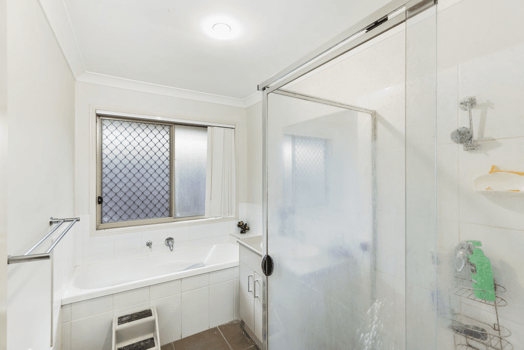 25 Tanglin Street, CRESTMEAD, QLD 4132