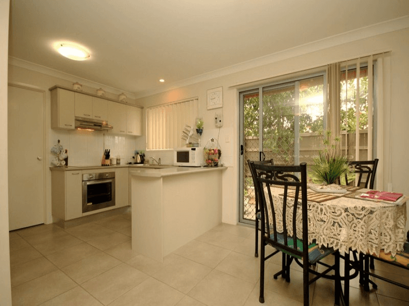 33/2-8 Meadowbrook Drive, MEADOWBROOK, QLD 4131