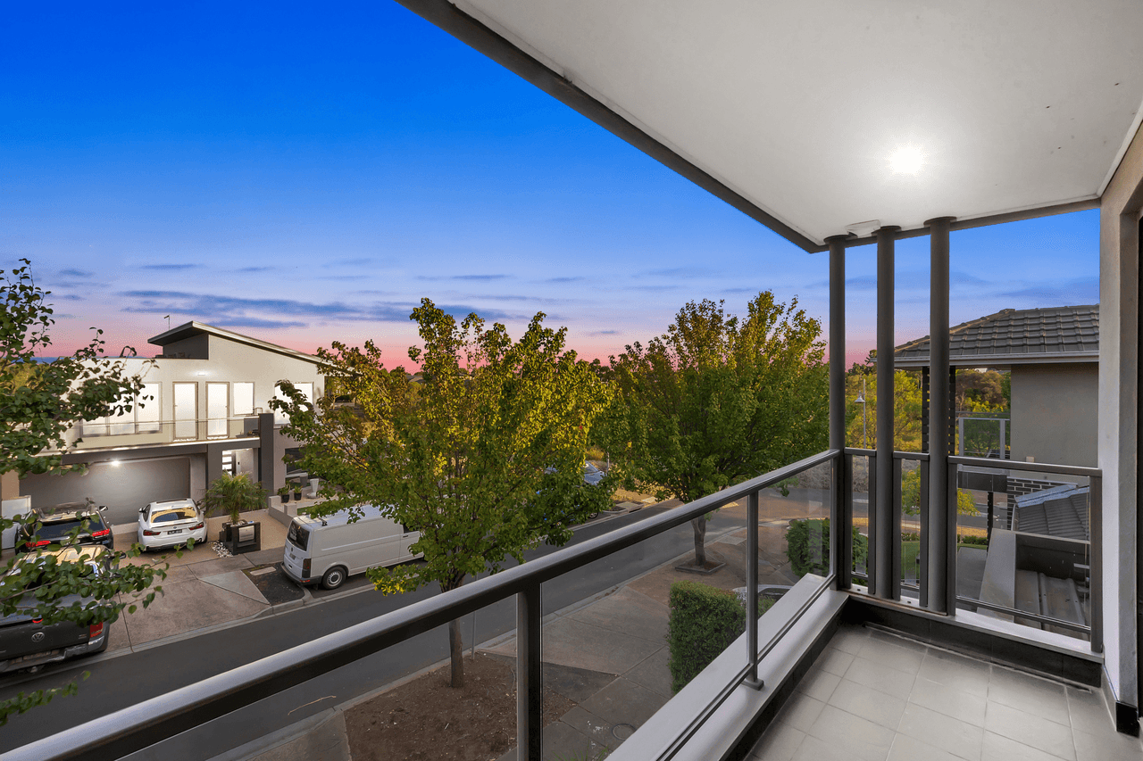 8 Seddon Place, CAROLINE SPRINGS, VIC 3023