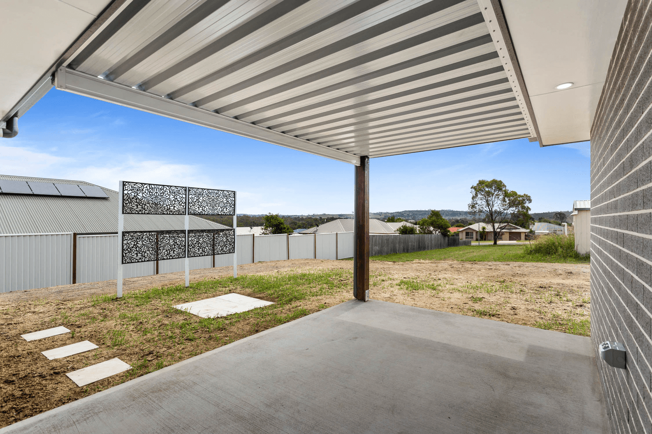 20 Naomi Drive, CROWS NEST, QLD 4355