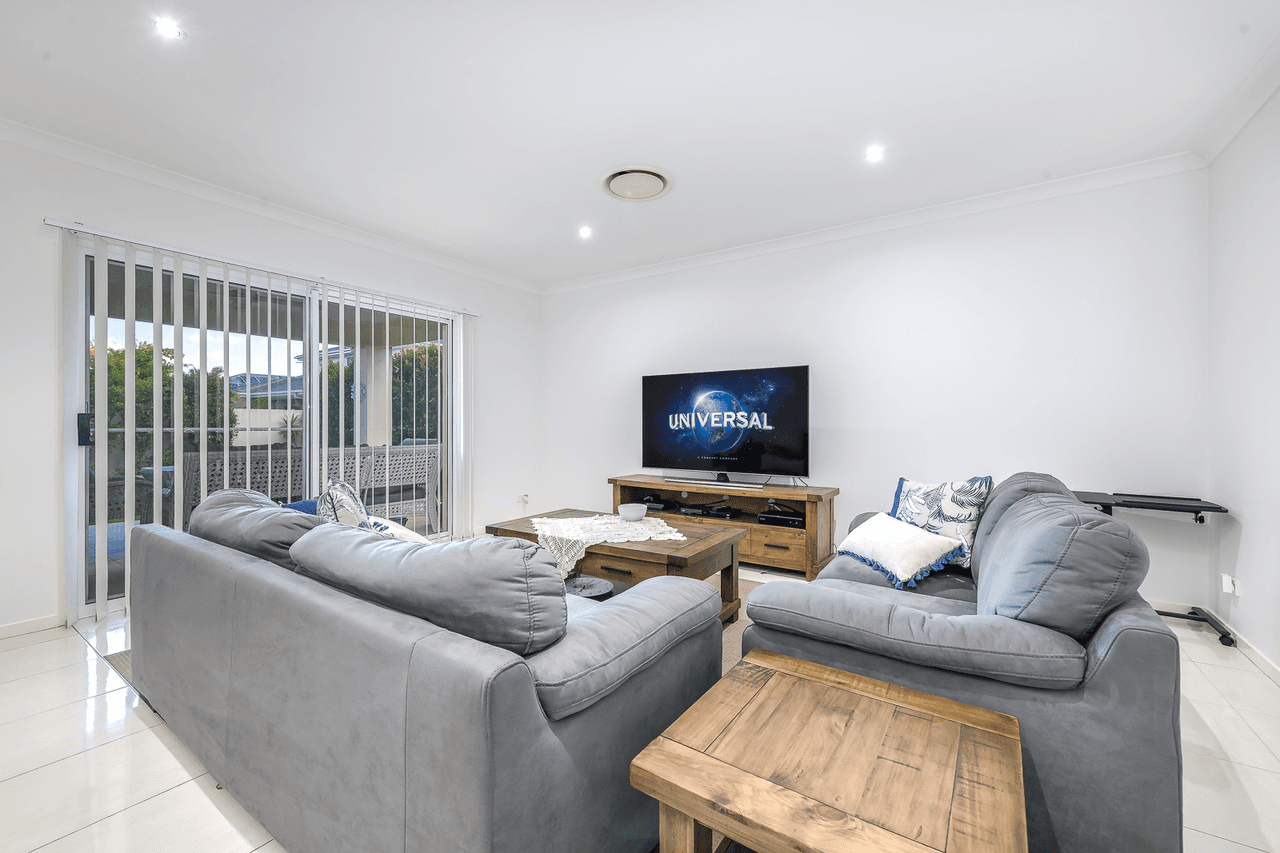 6 Iridium Drive, HOPE ISLAND, QLD 4212