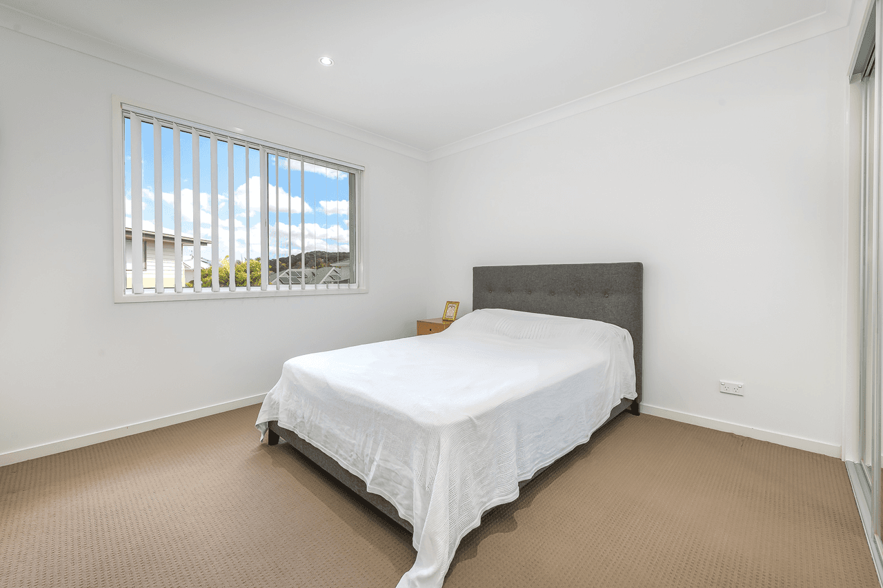 6 Iridium Drive, HOPE ISLAND, QLD 4212