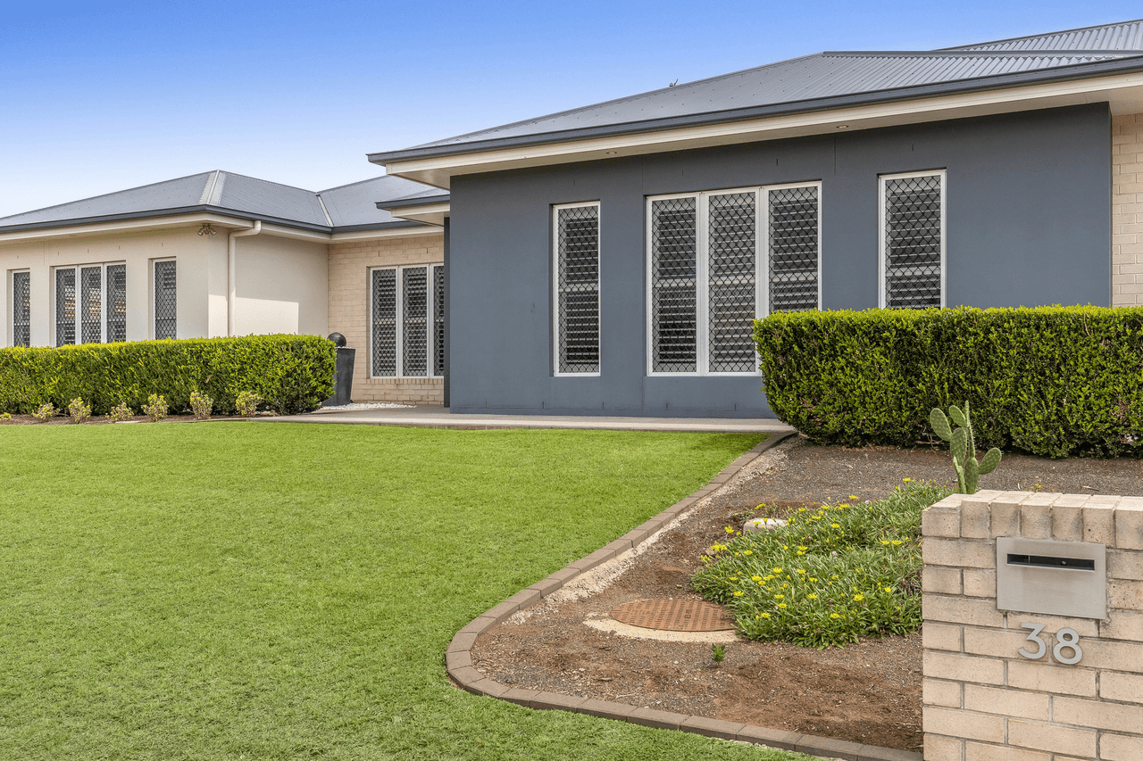 38 Belclaire Drive, WESTBROOK, QLD 4350