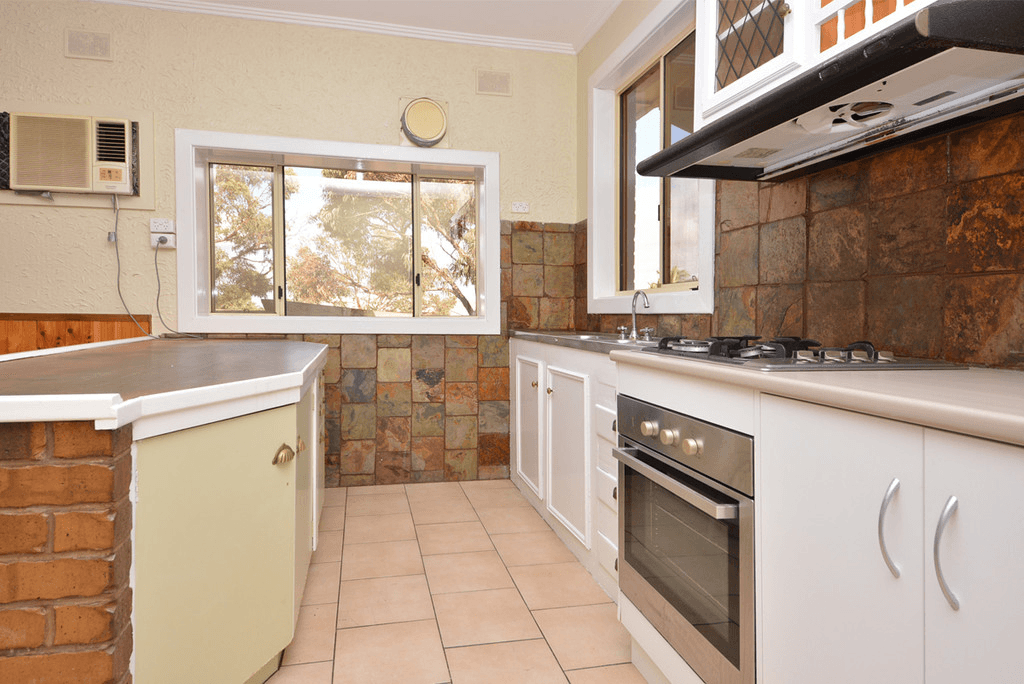 32 Jenkins Avenue, WHYALLA NORRIE, SA 5608