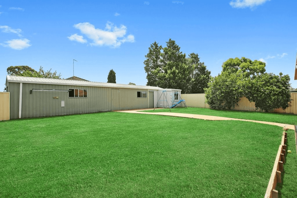 3 Oswald Crescent, Rosemeadow, NSW 2560