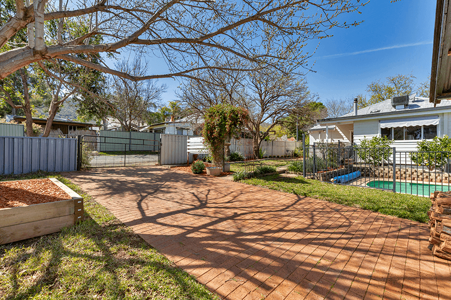 48 Roderick Street, TAMWORTH, NSW 2340