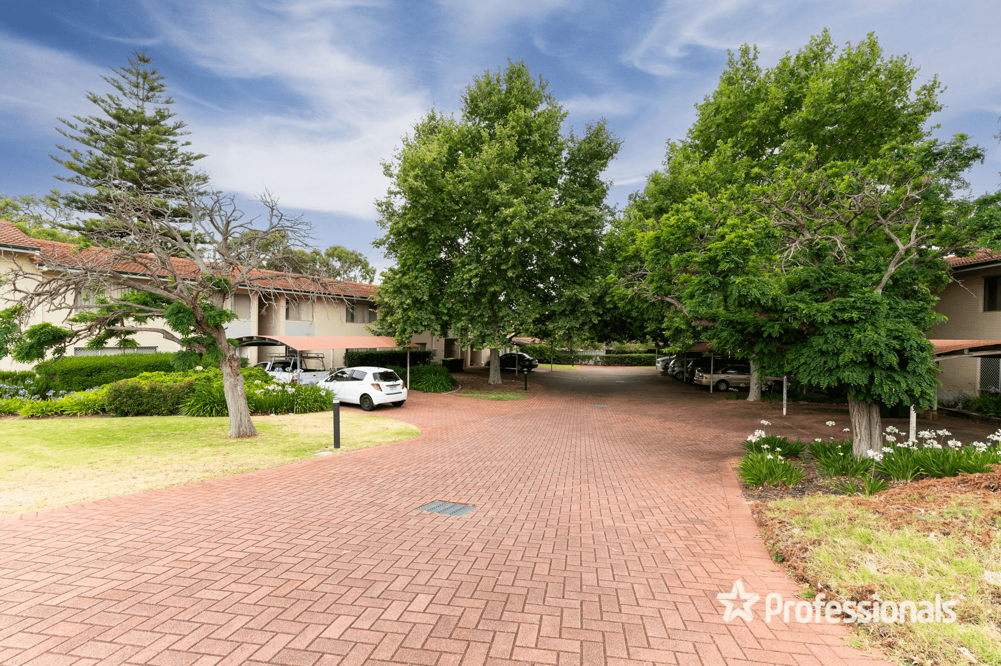 32E Casserley Avenue, GIRRAWHEEN, WA 6064