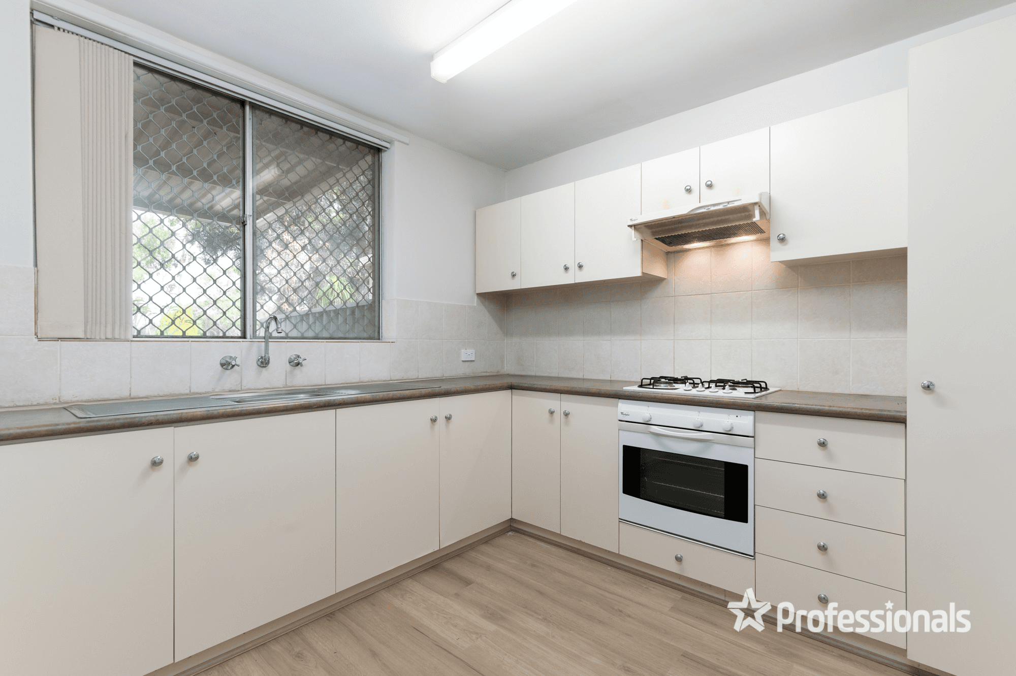 32E Casserley Avenue, GIRRAWHEEN, WA 6064