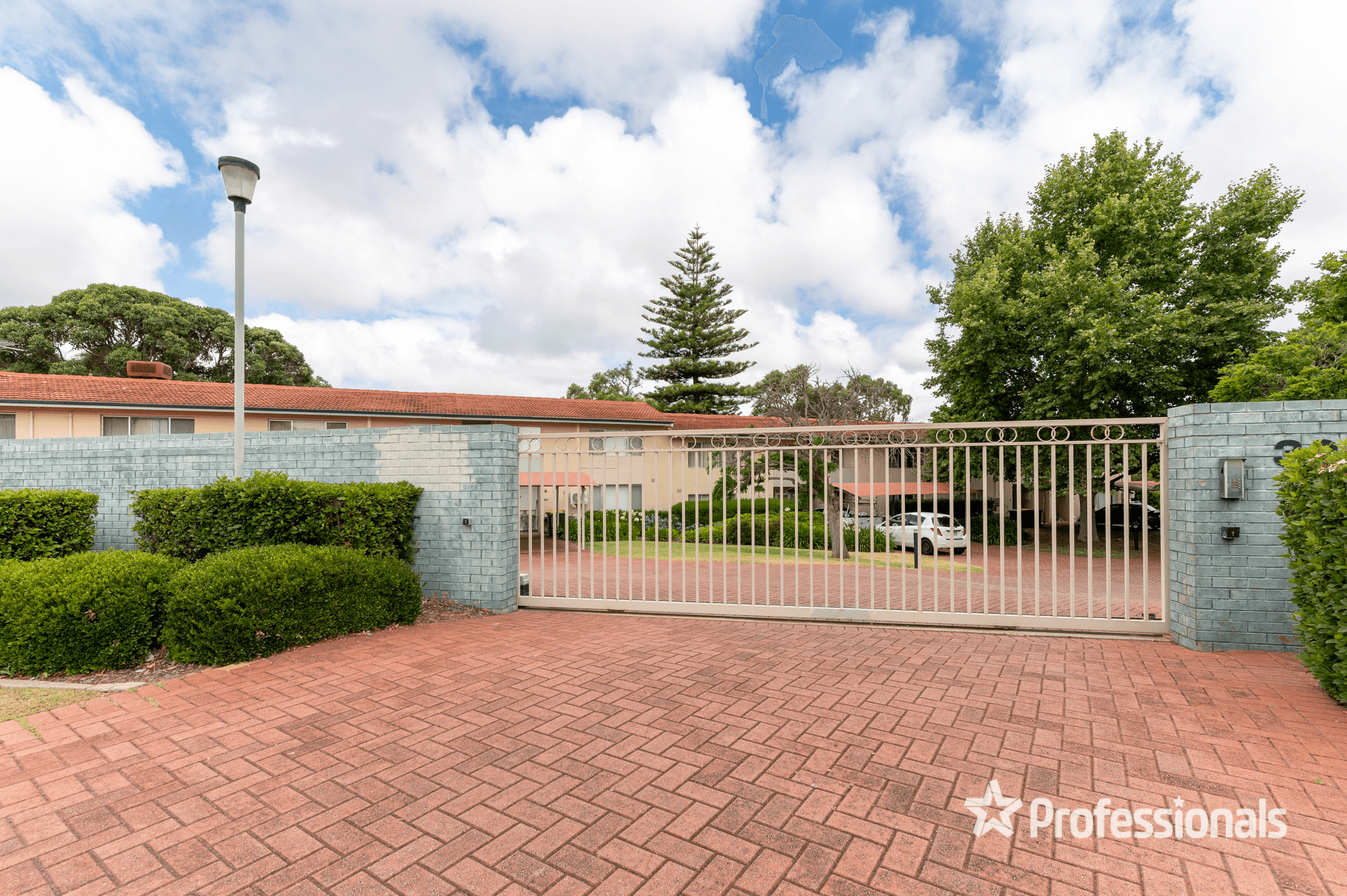 32E Casserley Avenue, GIRRAWHEEN, WA 6064