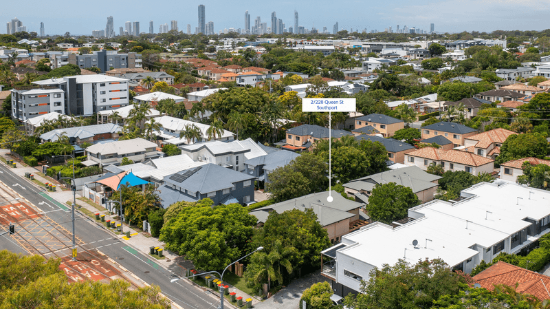 2/228 Queen Street, SOUTHPORT, QLD 4215