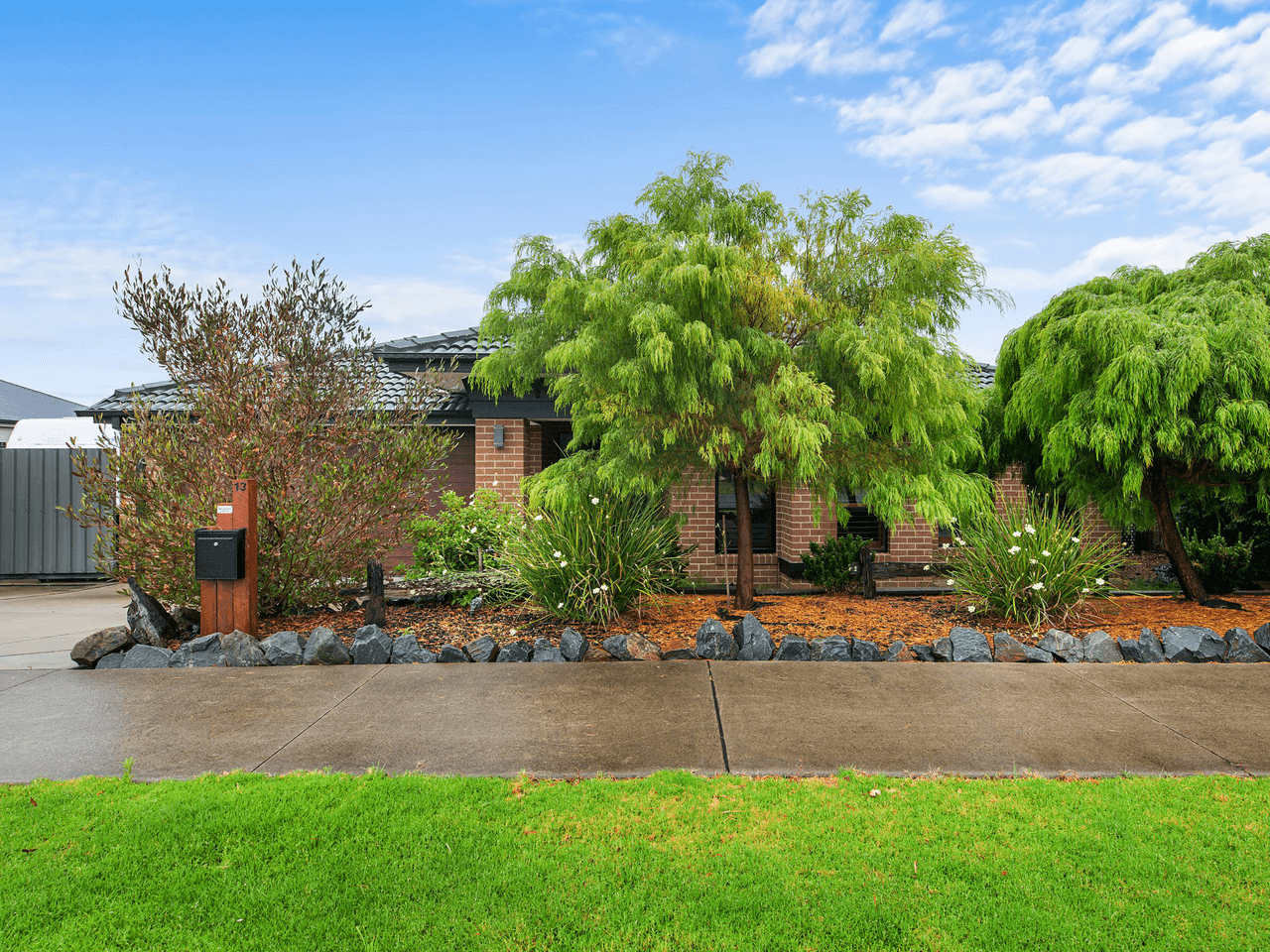 13 Len Cook Drive, EASTWOOD, VIC 3875