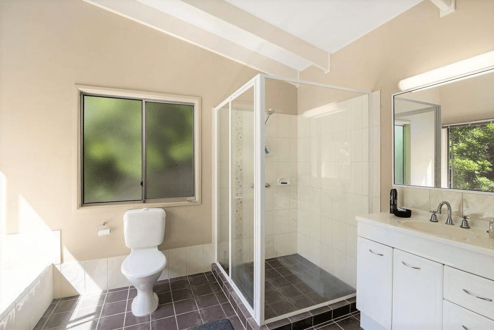 52 Hoffschildt Drive, CURRUMBIN WATERS, QLD 4223