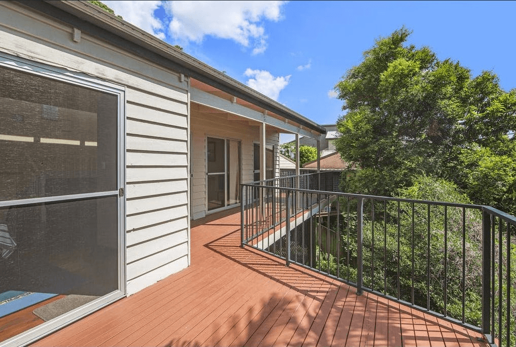 52 Hoffschildt Drive, CURRUMBIN WATERS, QLD 4223