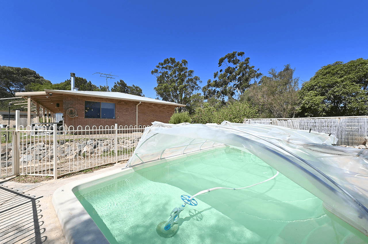 99 Birdwood Drive, Woodridge, WA 6041