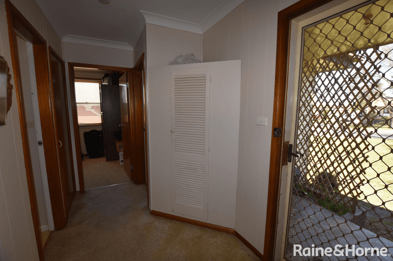 37 Adina Crescent, ORANGE, NSW 2800