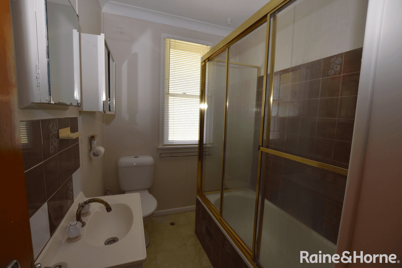 37 Adina Crescent, ORANGE, NSW 2800