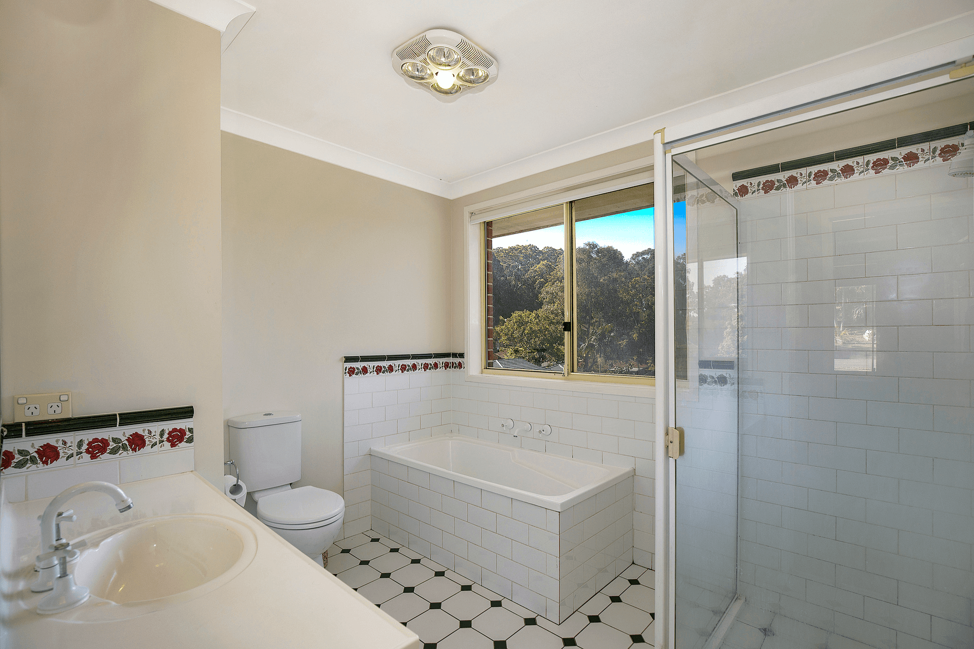 19 Bellwood Close, Tuggerah, NSW 2259