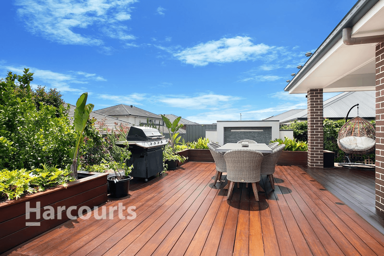 8 Challenger Street, Gregory Hills, NSW 2557