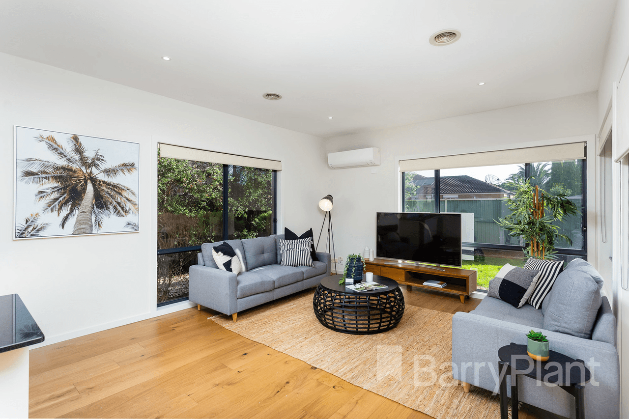 8 Portmans Lane, Point Cook, VIC 3030