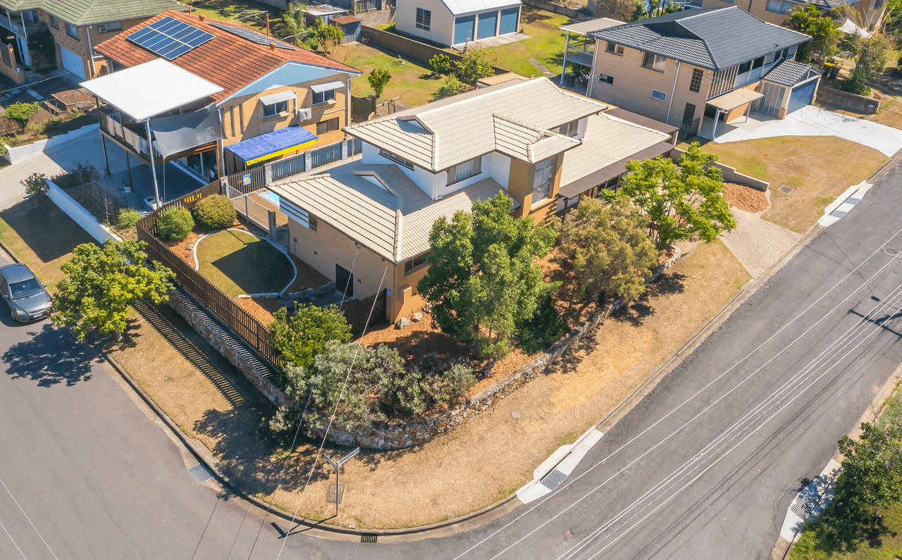 15 Bridgeport Street, MACGREGOR, QLD 4109