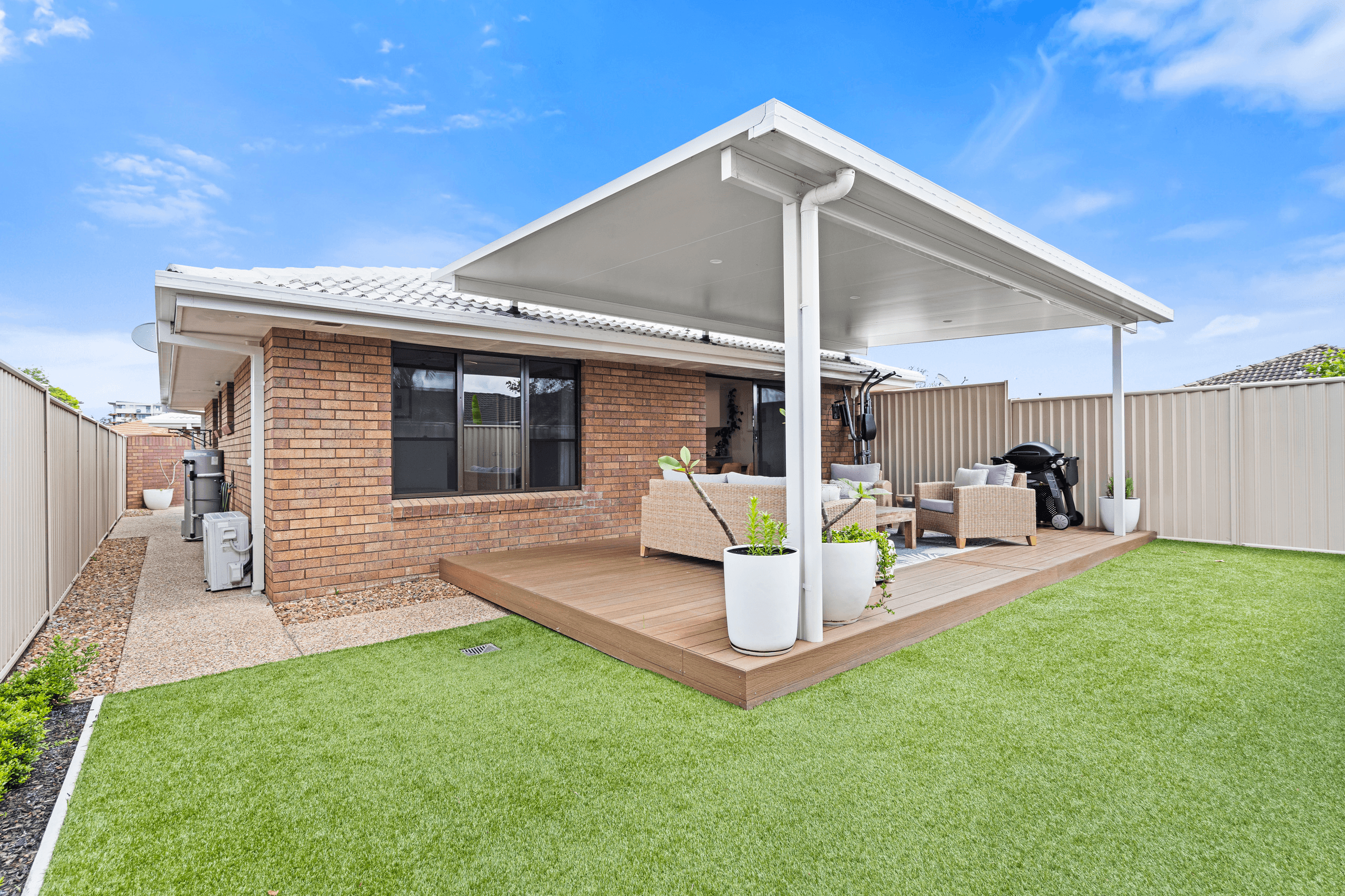 2/9 Elwood Court, Burleigh Waters, QLD 4220