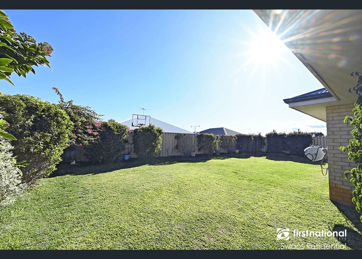 12 Featherstone Gardens, BUTLER, WA 6036