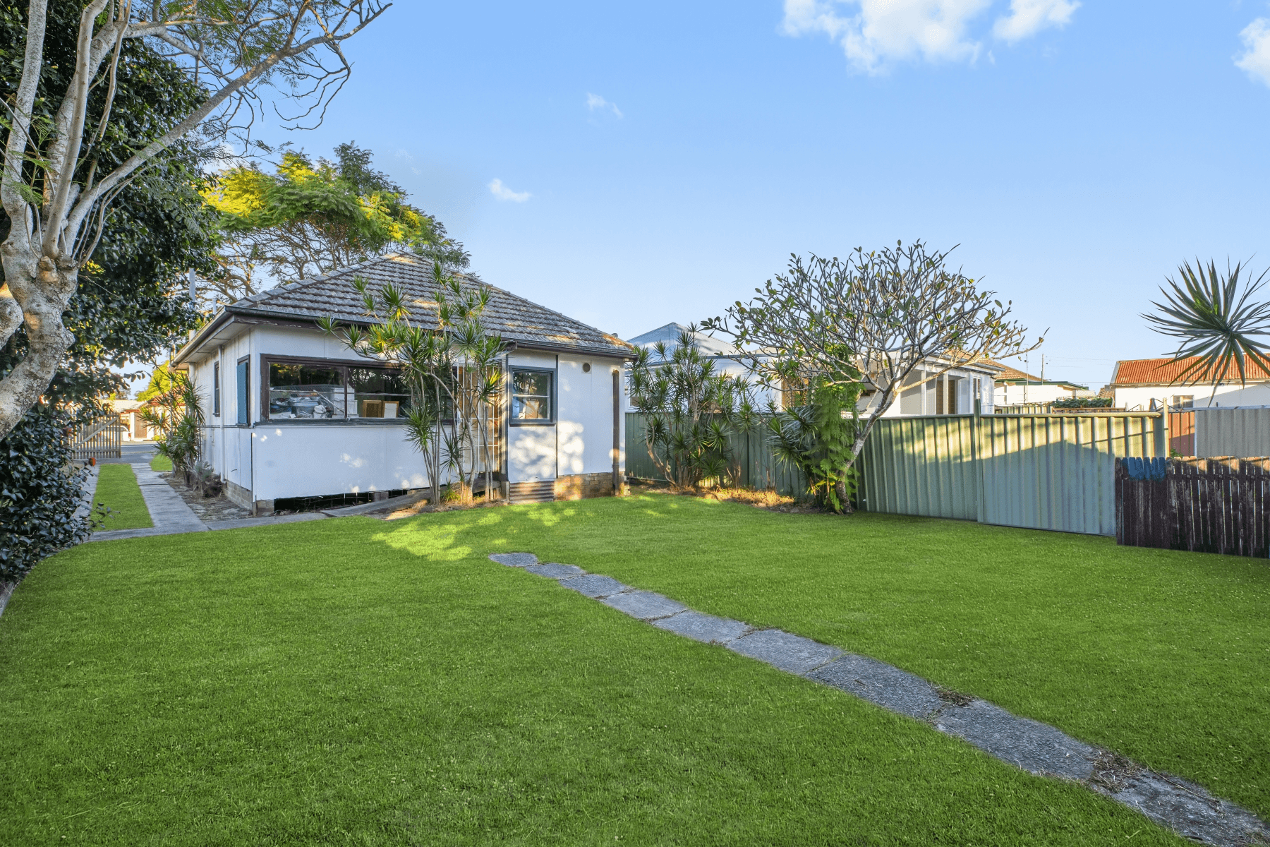 25  Barrenjoey Road, ETTALONG BEACH, NSW 2257