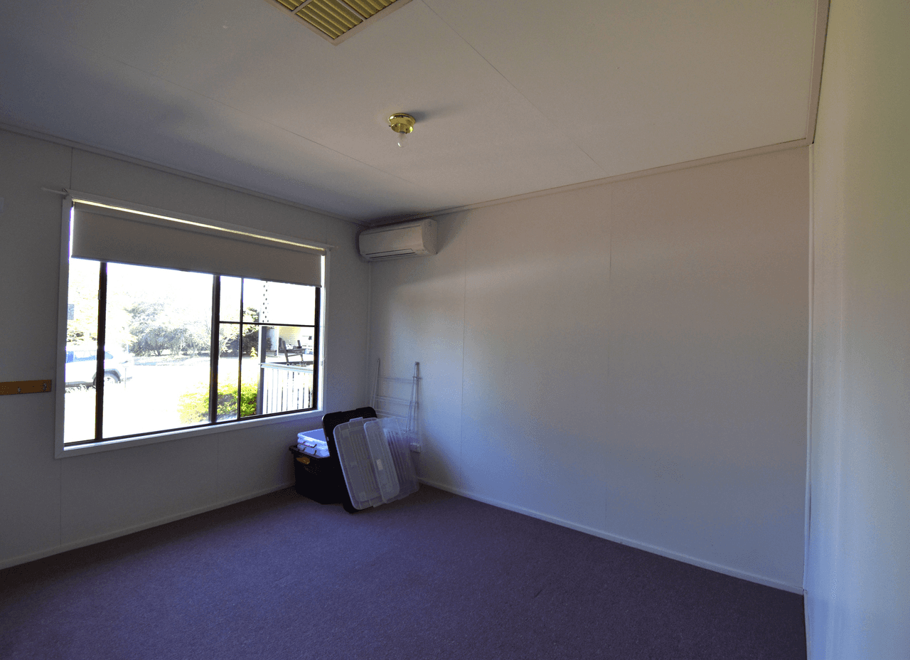 17 Bluebird Court, LONGREACH, QLD 4730