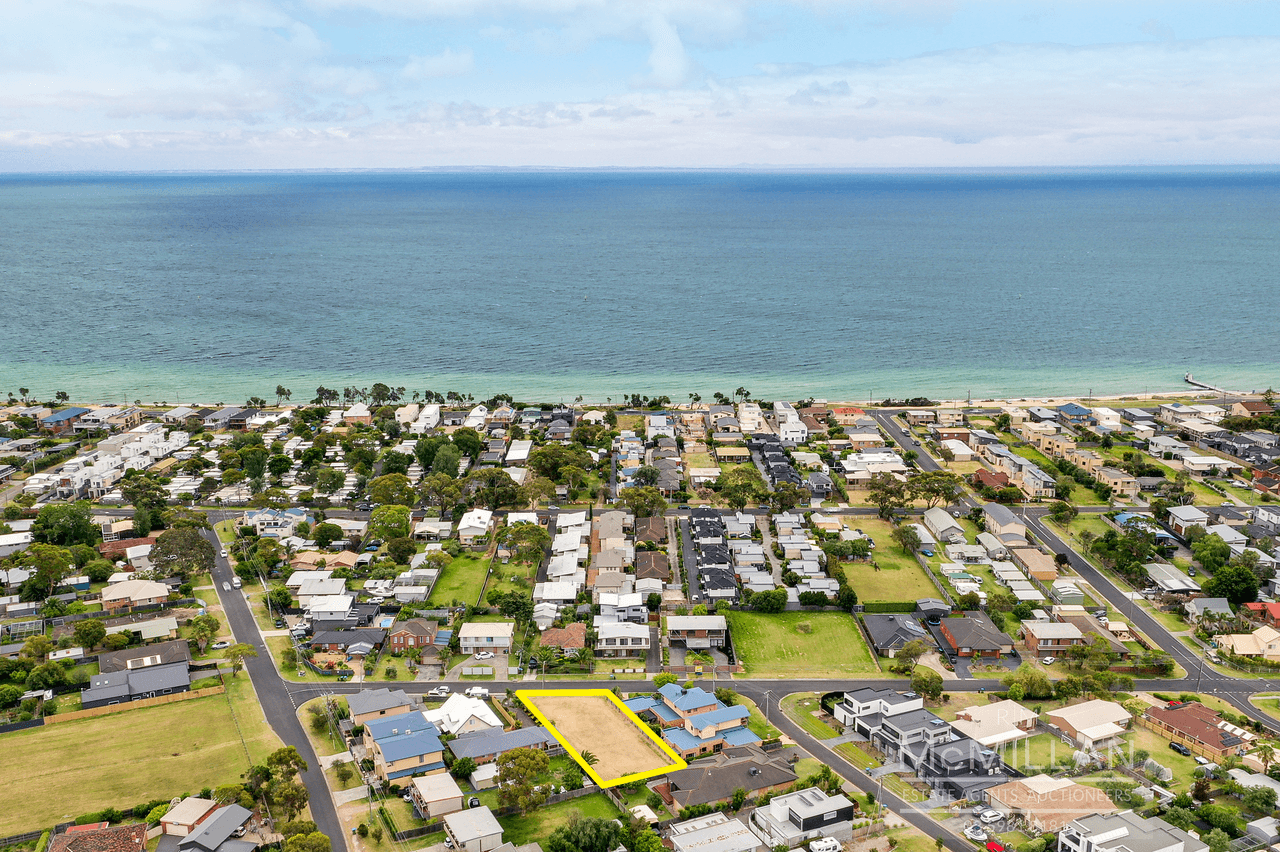 6 Seaview Avenue, Safety Beach, VIC 3936