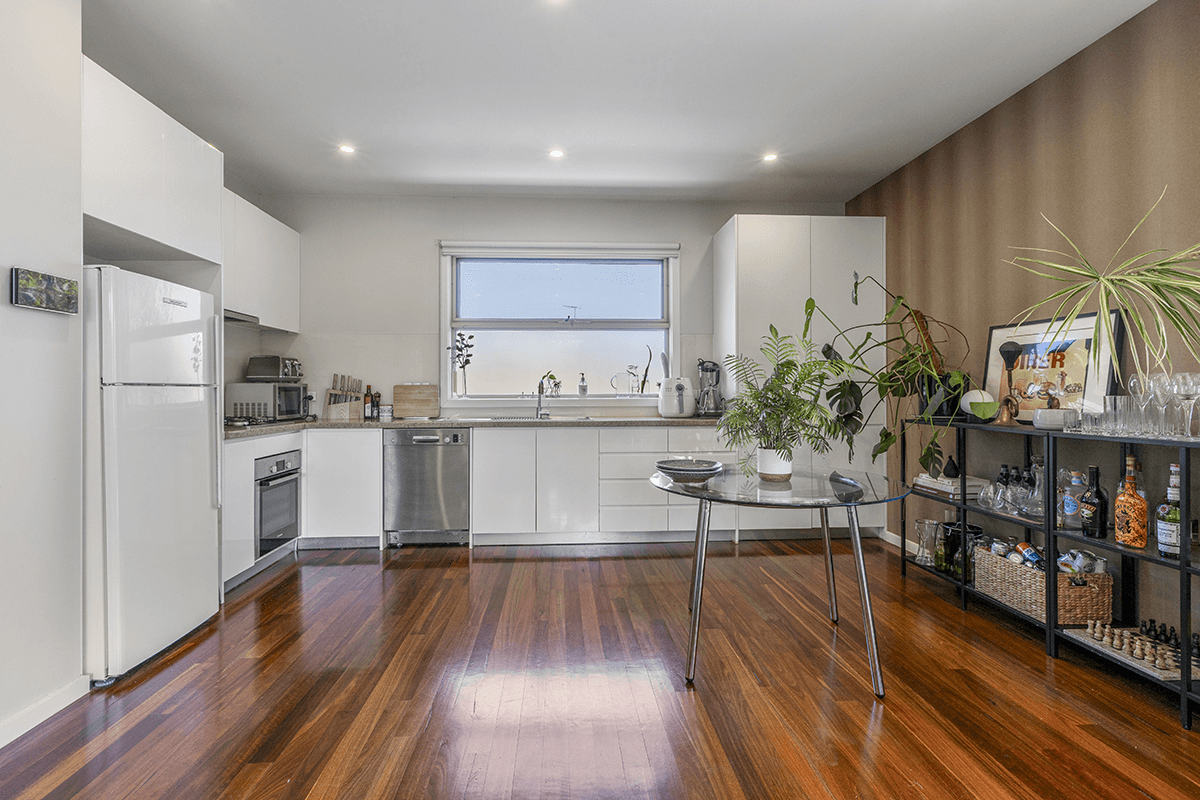 2/17 Mooltan Street, Travancore, VIC 3032