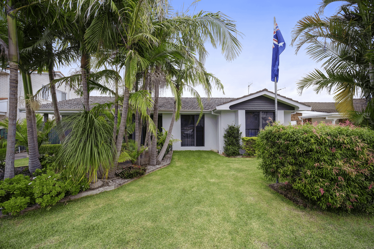 48 Taree St, Tuncurry, NSW 2428