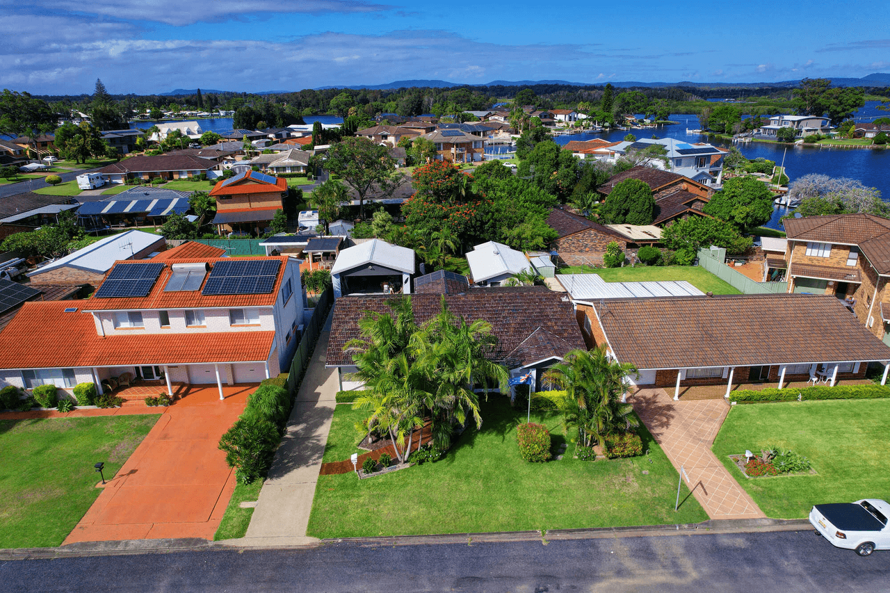 48 Taree St, Tuncurry, NSW 2428