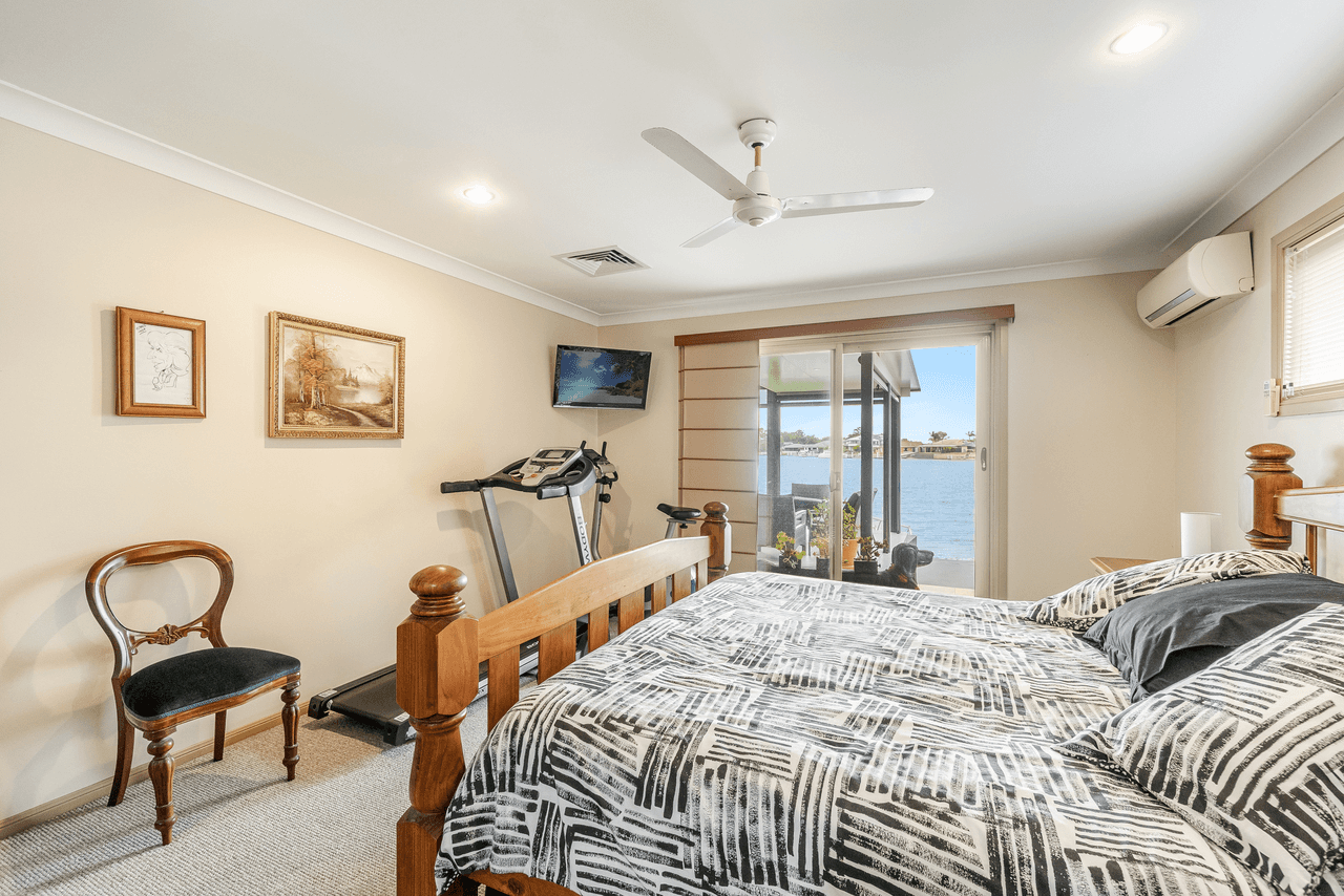 43 Melaleuca Drive, YAMBA, NSW 2464