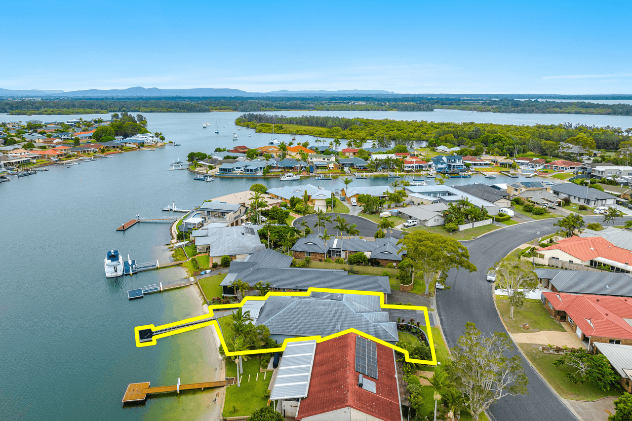 43 Melaleuca Drive, YAMBA, NSW 2464