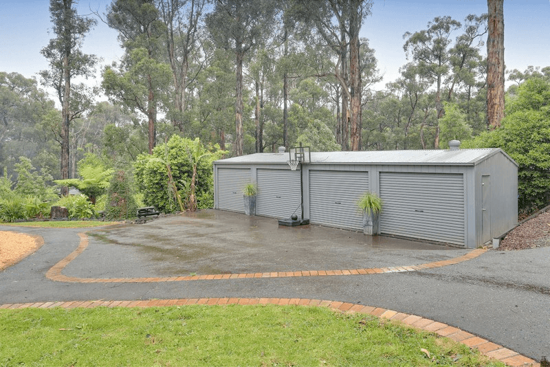 14 Glen Road, Cockatoo, VIC 3781