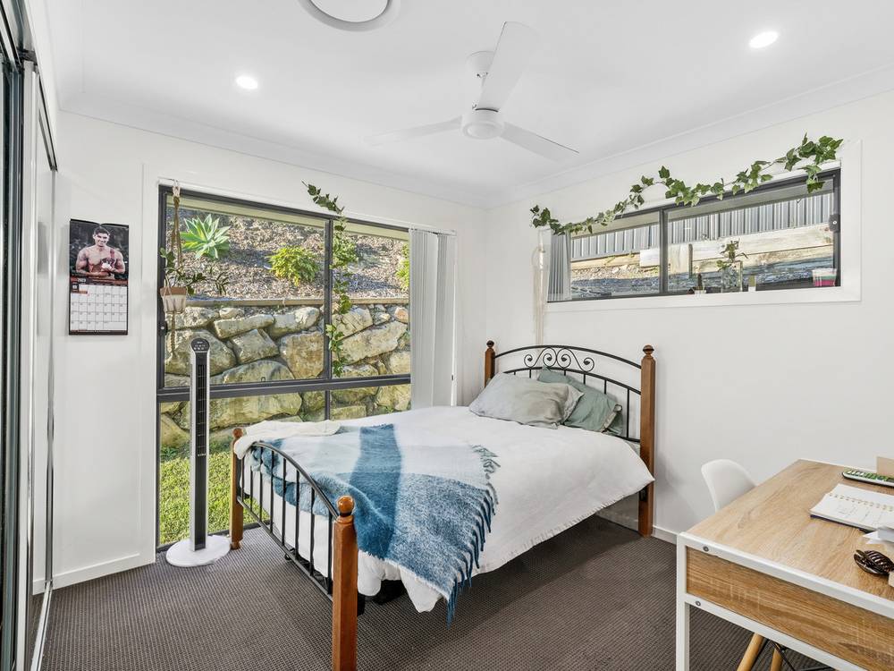 5 Wattlebird Crescent, GILSTON, QLD 4211