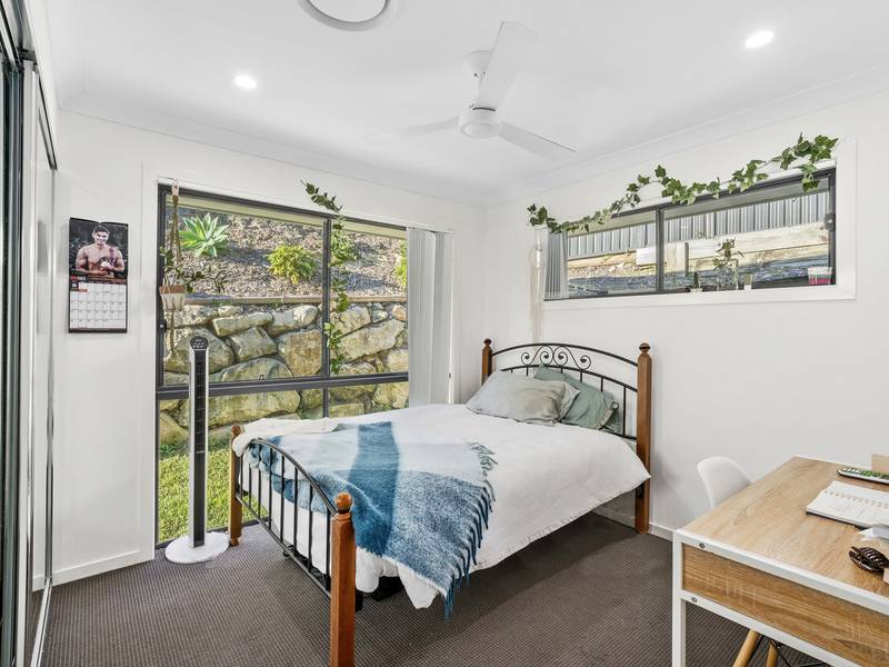 5 Wattlebird Crescent, GILSTON, QLD 4211