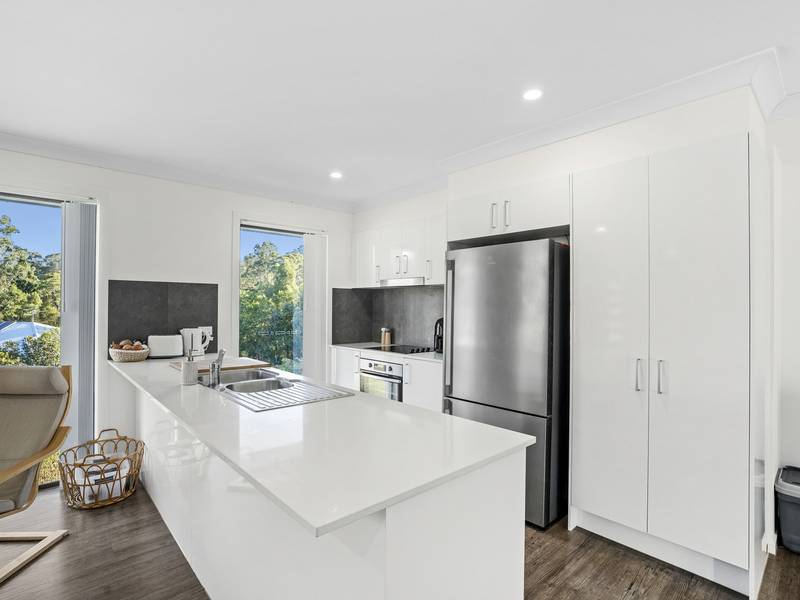 5 Wattlebird Crescent, GILSTON, QLD 4211