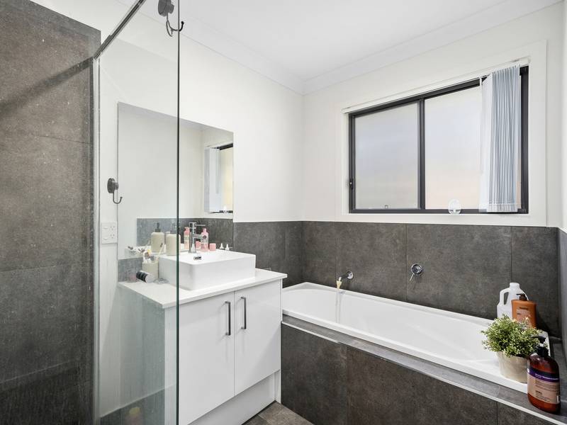 5 Wattlebird Crescent, GILSTON, QLD 4211