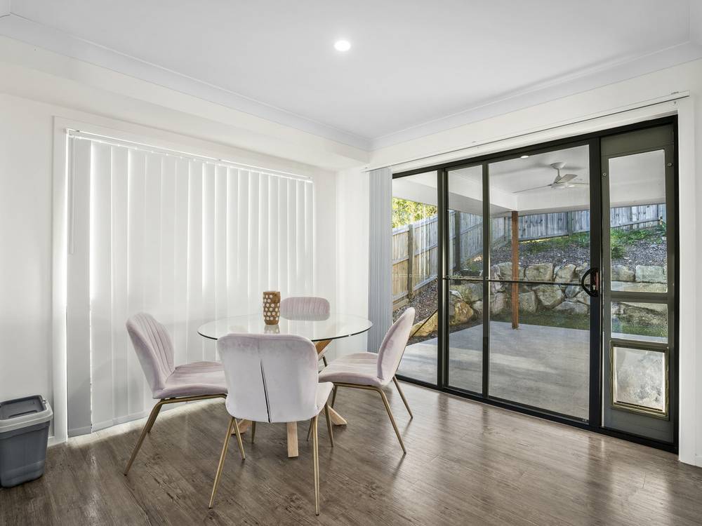 5 Wattlebird Crescent, GILSTON, QLD 4211