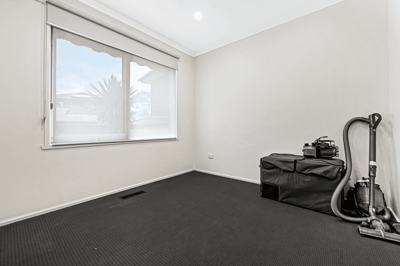 18 St James Court, NARRE WARREN, VIC 3805