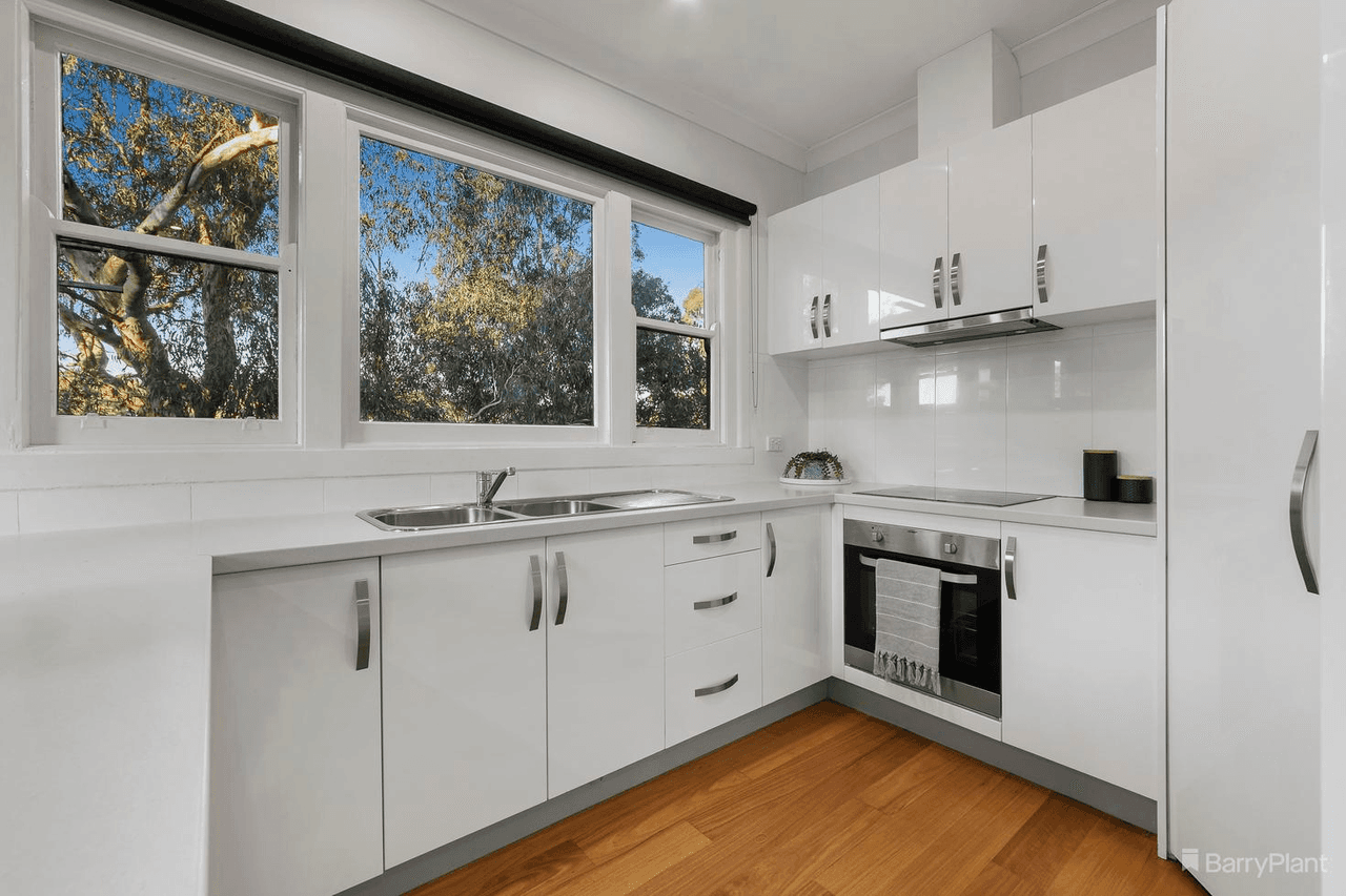 26 Paterson Crescent, GREENSBOROUGH, VIC 3088