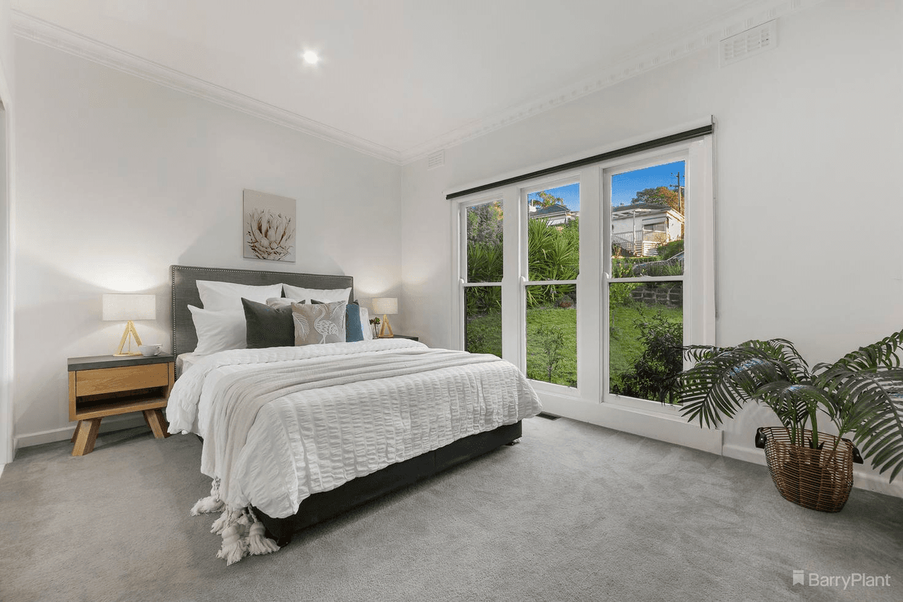 26 Paterson Crescent, GREENSBOROUGH, VIC 3088