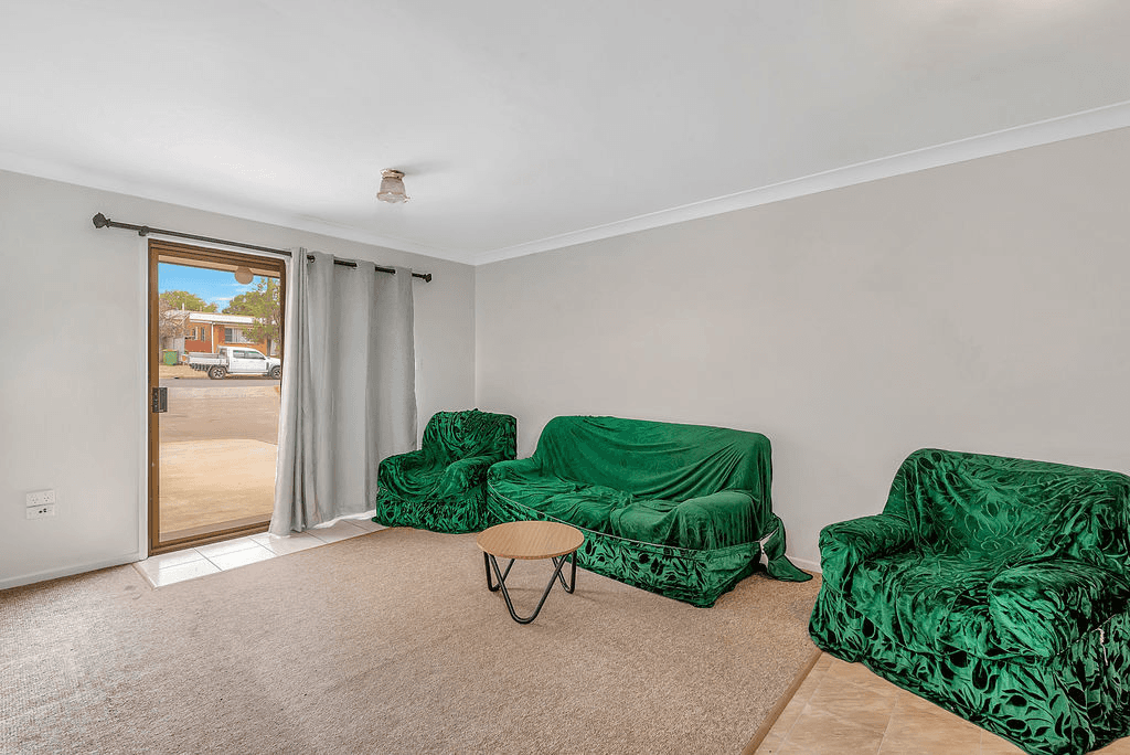 17 Boyes Street, HARRISTOWN, QLD 4350