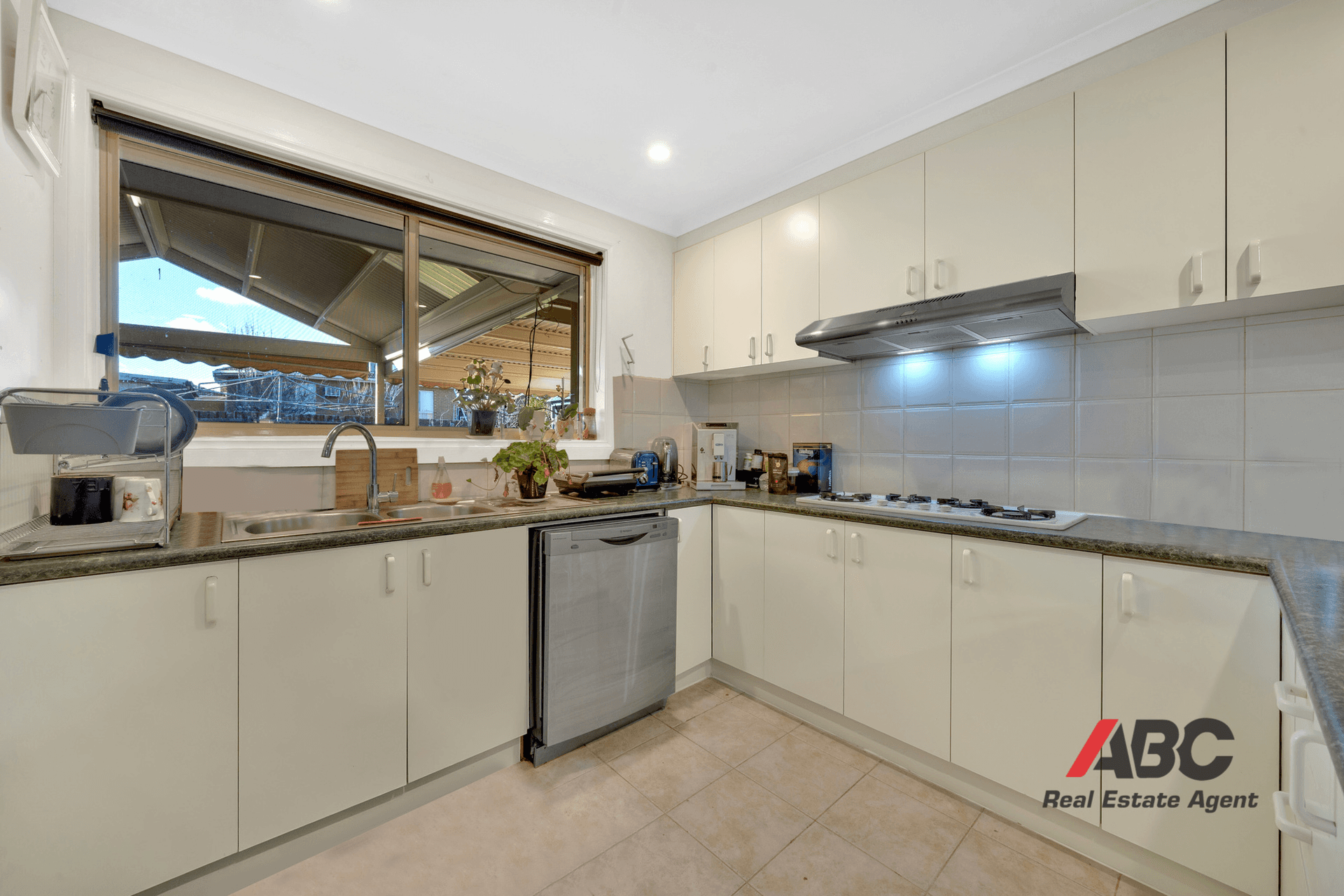 6 Robinson Court, Delahey, VIC 3037