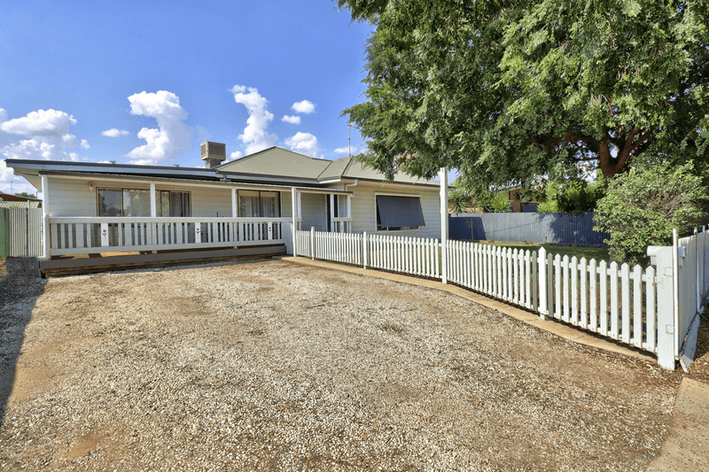 369 Sloane Street, DENILIQUIN, NSW 2710