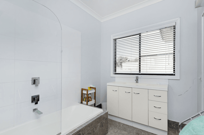 369 Sloane Street, DENILIQUIN, NSW 2710