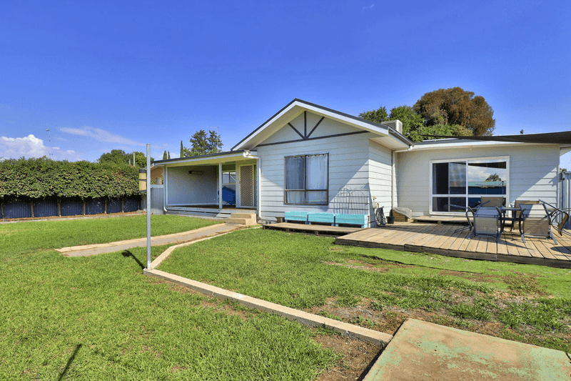 369 Sloane Street, DENILIQUIN, NSW 2710