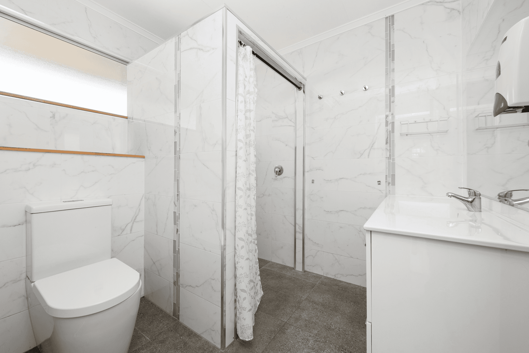 300 Richmond Road, CANNON HILL, QLD 4170