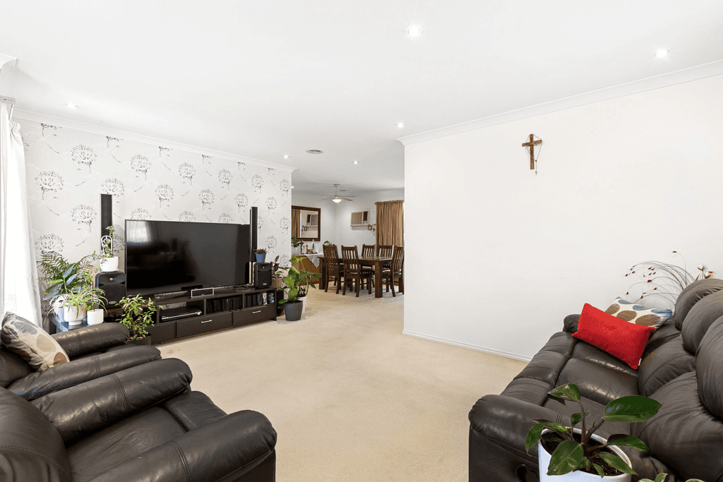 8 Nicholas Court, CARRUM DOWNS, VIC 3201